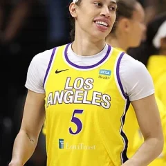 Dearica Hamby height profile photo