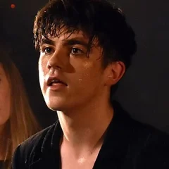 Declan McKenna height profile photo