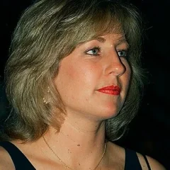 Dee Dee Myers height profile photo