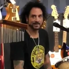 Deen Castronovo height profile photo