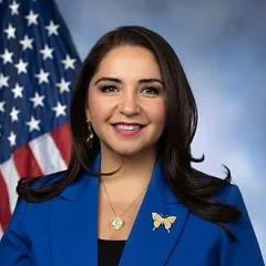 Delia Ramirez height profile photo