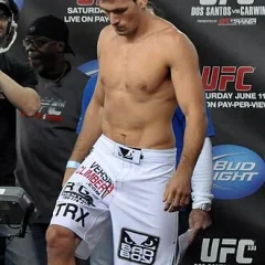 Demian Maia height profile photo