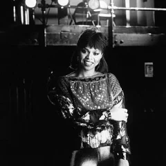 Deniece Williams height profile photo
