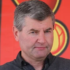Denis Irwin height profile photo