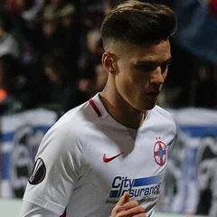 Dennis Man height profile photo