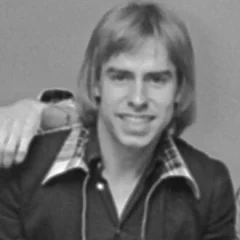 Derek Longmuir height profile photo
