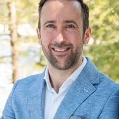 Derek Sloan height profile photo