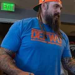 Derek Wolfe height profile photo