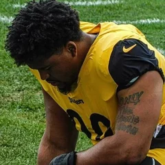 Derrick Harmon (defensive lineman) height profile photo