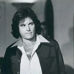 Desi Arnaz Jr. height profile photo