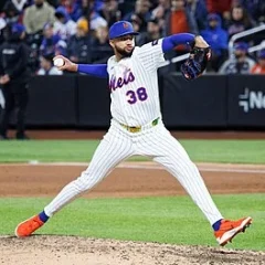 Devin Williams (baseball) height profile photo