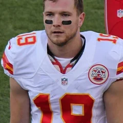 Devon Wylie height profile photo