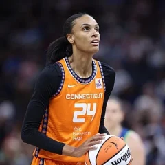 DeWanna Bonner height profile photo