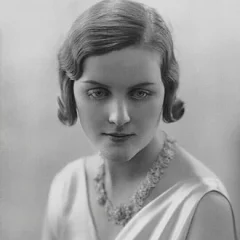 Diana Mosley height profile photo
