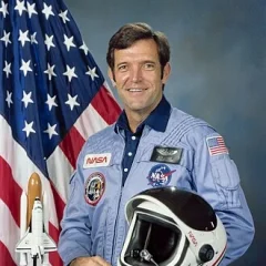 Dick Scobee height profile photo