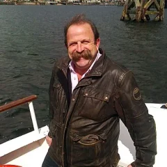Dick Strawbridge height profile photo