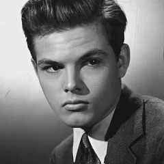 Dickie Moore (actor) height profile photo