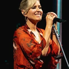Dido (singer) height profile photo