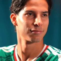 Diego Lainez height profile photo