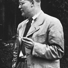Dietrich Bonhoeffer height profile photo