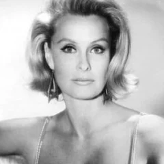 Dina Merrill height profile photo