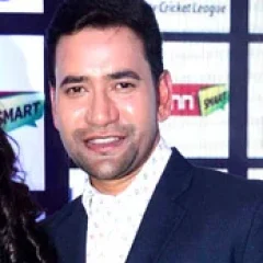 Dinesh Lal Yadav height profile photo