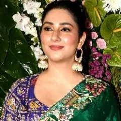 Disha Parmar height profile photo