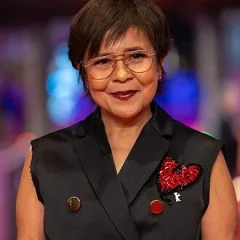 Dolly de Leon height profile photo
