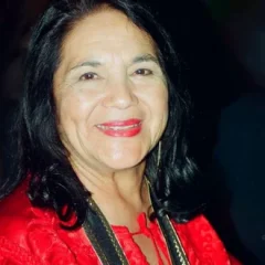 Dolores Huerta height profile photo