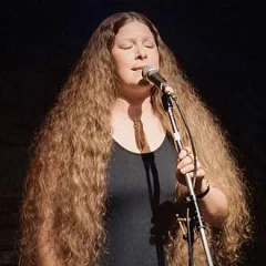 Dolores Keane height profile photo