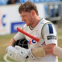Dom Bess height profile photo