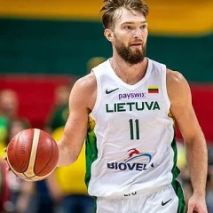 Domantas Sabonis height profile photo