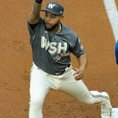 Dominic Smith (baseball) height profile photo