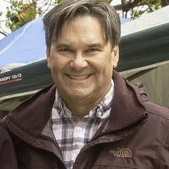 Don Davies height profile photo