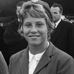 Donna de Varona height profile photo