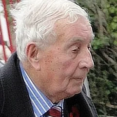 Doug Ellis height profile photo