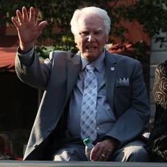 Doug Harvey (umpire) height profile photo