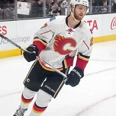 Dougie Hamilton height profile photo