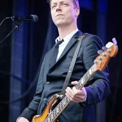 Dougie Payne height profile photo