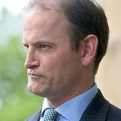 Douglas Carswell height profile photo