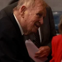 Douglas Henry height profile photo