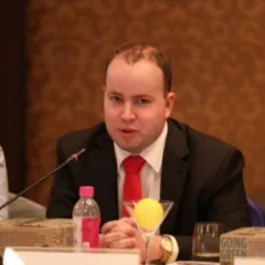 Duncan Pegg height profile photo