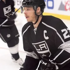 Dustin Brown (ice hockey) height profile photo