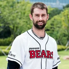 Dustin Nippert height profile photo