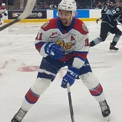 Dylan Guenther height profile photo