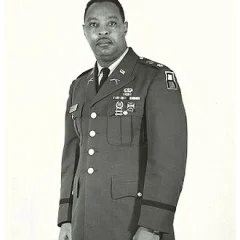 Earl Woods height profile photo