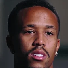 Éder Militão height profile photo