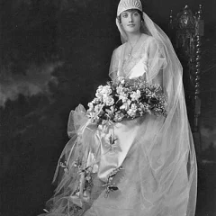 Edith Ewing Bouvier Beale height profile photo