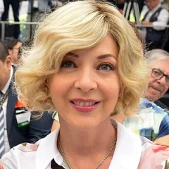 Edith González height profile photo