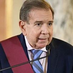 Edmundo González height profile photo